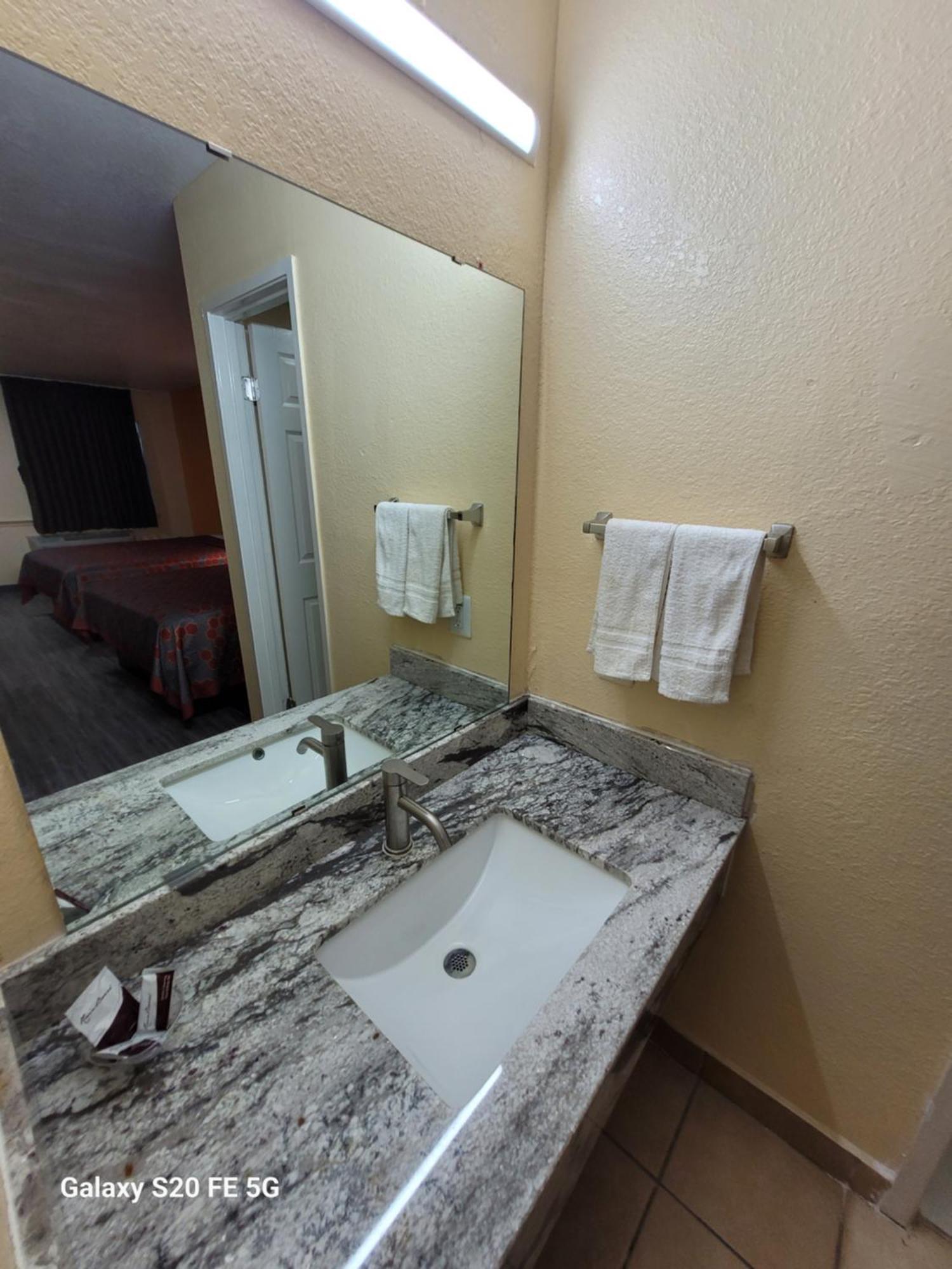 La Vista Motel Brownsville Exterior photo